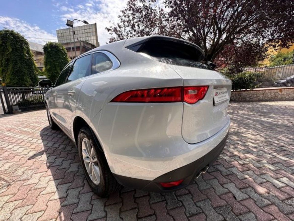 Jaguar F-Pace 2.0 D 180 CV AWD Portfolio (4)