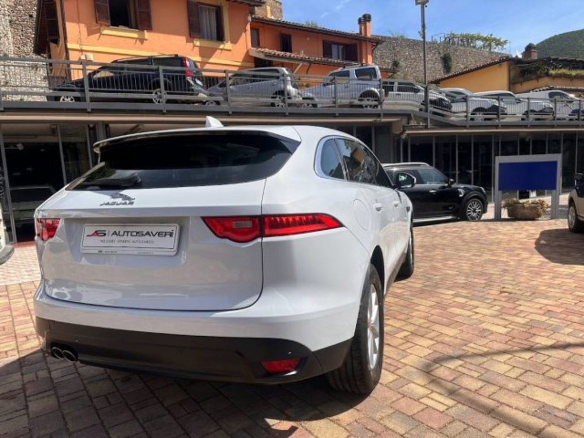 Jaguar F-Pace 2.0 D 180 CV AWD Portfolio (6)