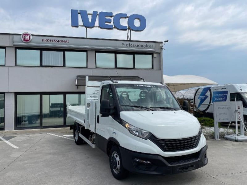 Iveco Daily Telaio 35C12 2.3 Hpi PLM-RG Cabinato