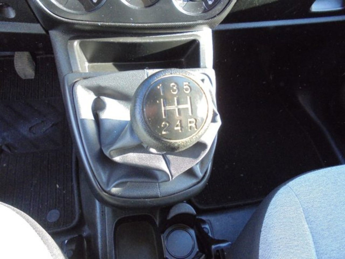 Fiat Fiorino 1.3 MJT 95CV Combinato (17)