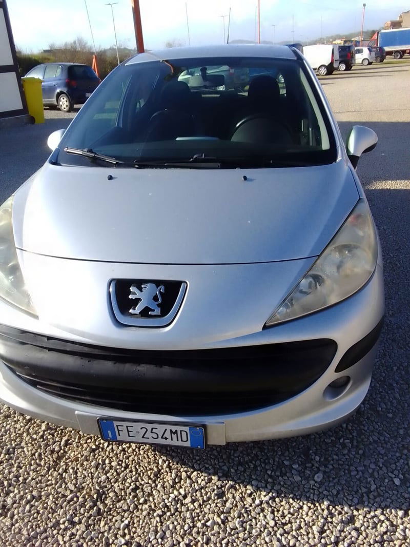 Peugeot 207 8V 75CV 5p. ONE Line 