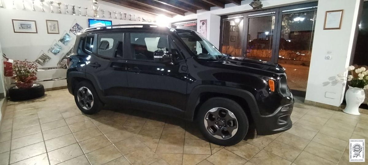 Jeep Renegade 1.6 Mjt 120 CV Sport (8)