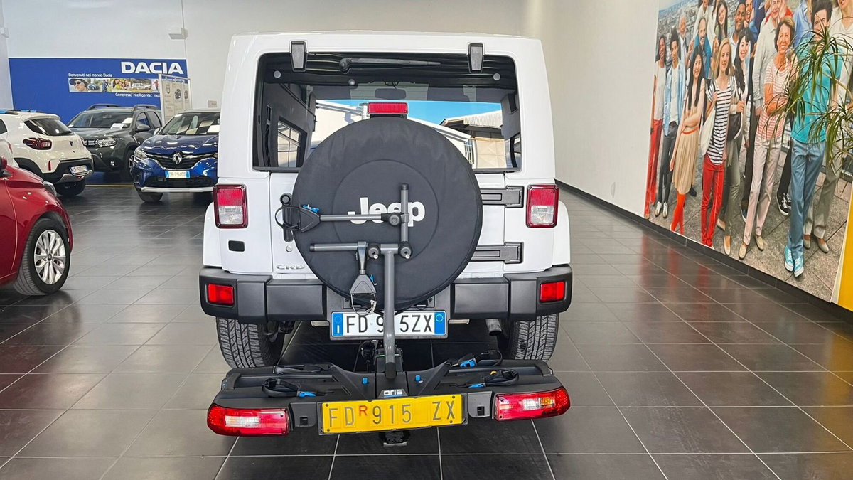 Jeep Wrangler 2.8 CRD DPF Sahara Auto (3)