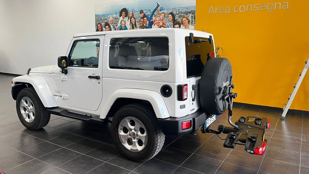 Jeep Wrangler 2.8 CRD DPF Sahara Auto (4)