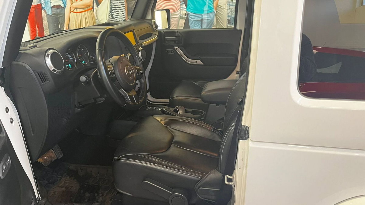 Jeep Wrangler 2.8 CRD DPF Sahara Auto (5)