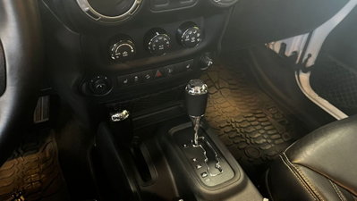 Jeep Wrangler 2.8 CRD DPF Sahara Auto (8)