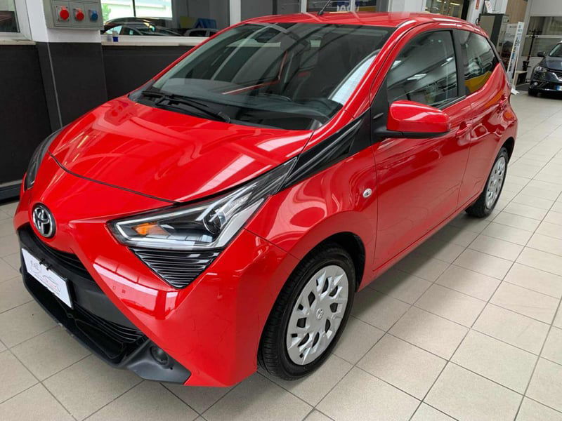 Toyota Aygo Connect 1.0 VVT-i 72 CV 5 porte x-play
