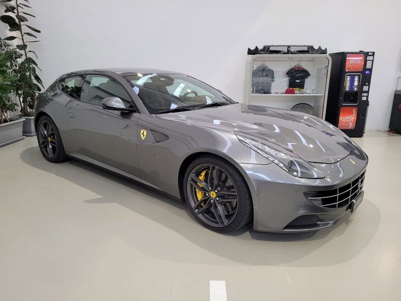 Ferrari FF Coupé FF DCT