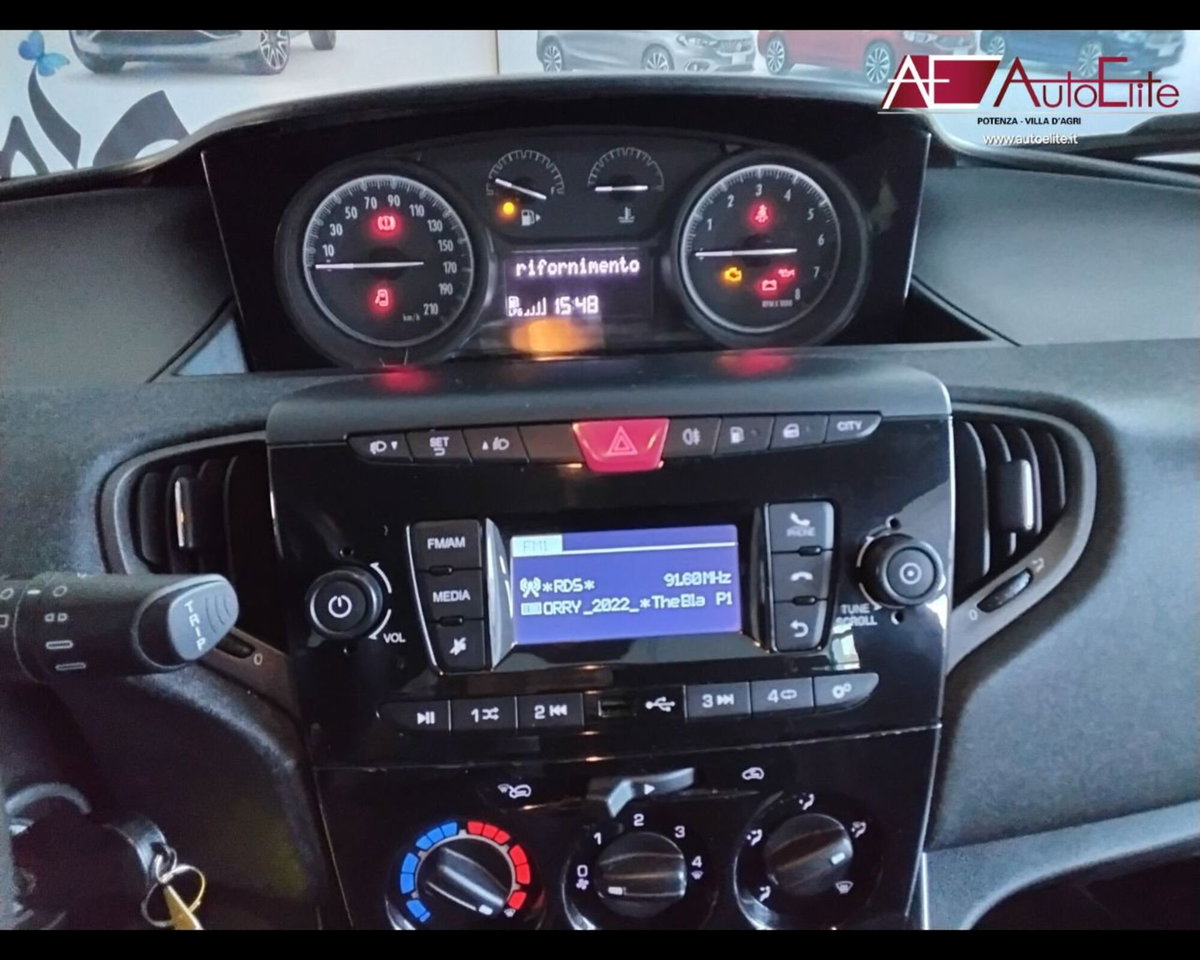 Lancia Ypsilon 1.2 69 CV 5 porte GPL Ecochic Silver (15)