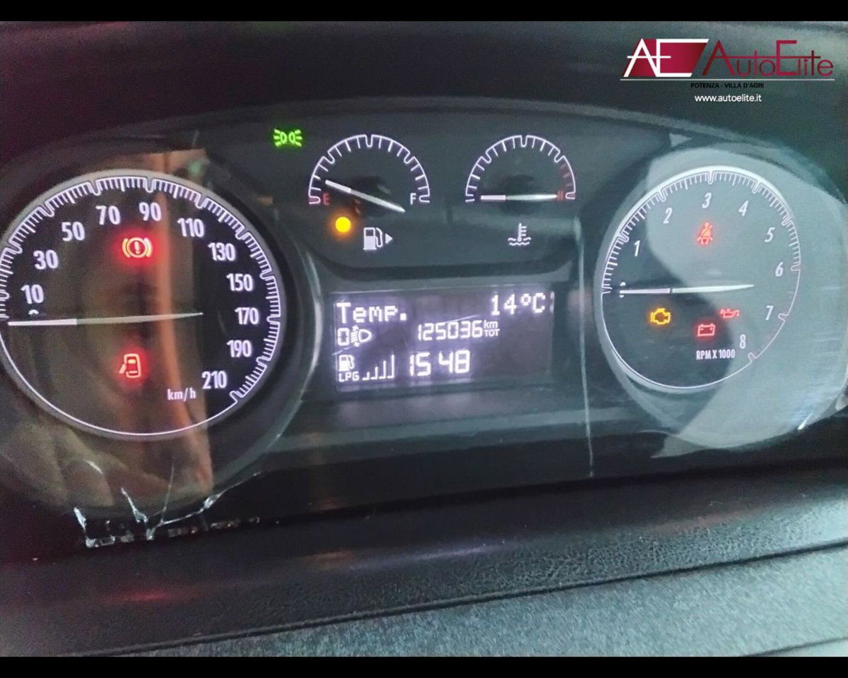 Lancia Ypsilon 1.2 69 CV 5 porte GPL Ecochic Silver (16)