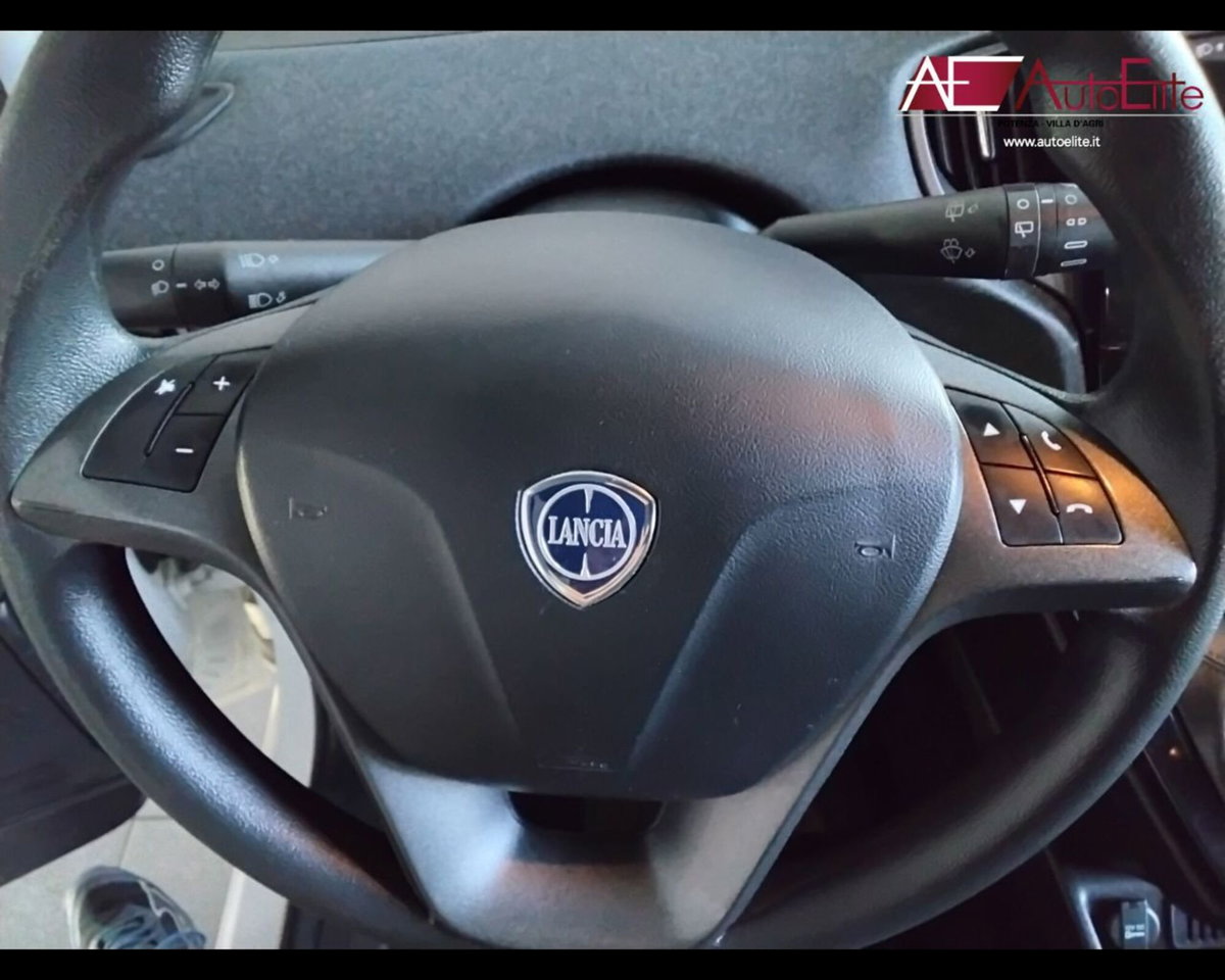 Lancia Ypsilon 1.2 69 CV 5 porte GPL Ecochic Silver (17)