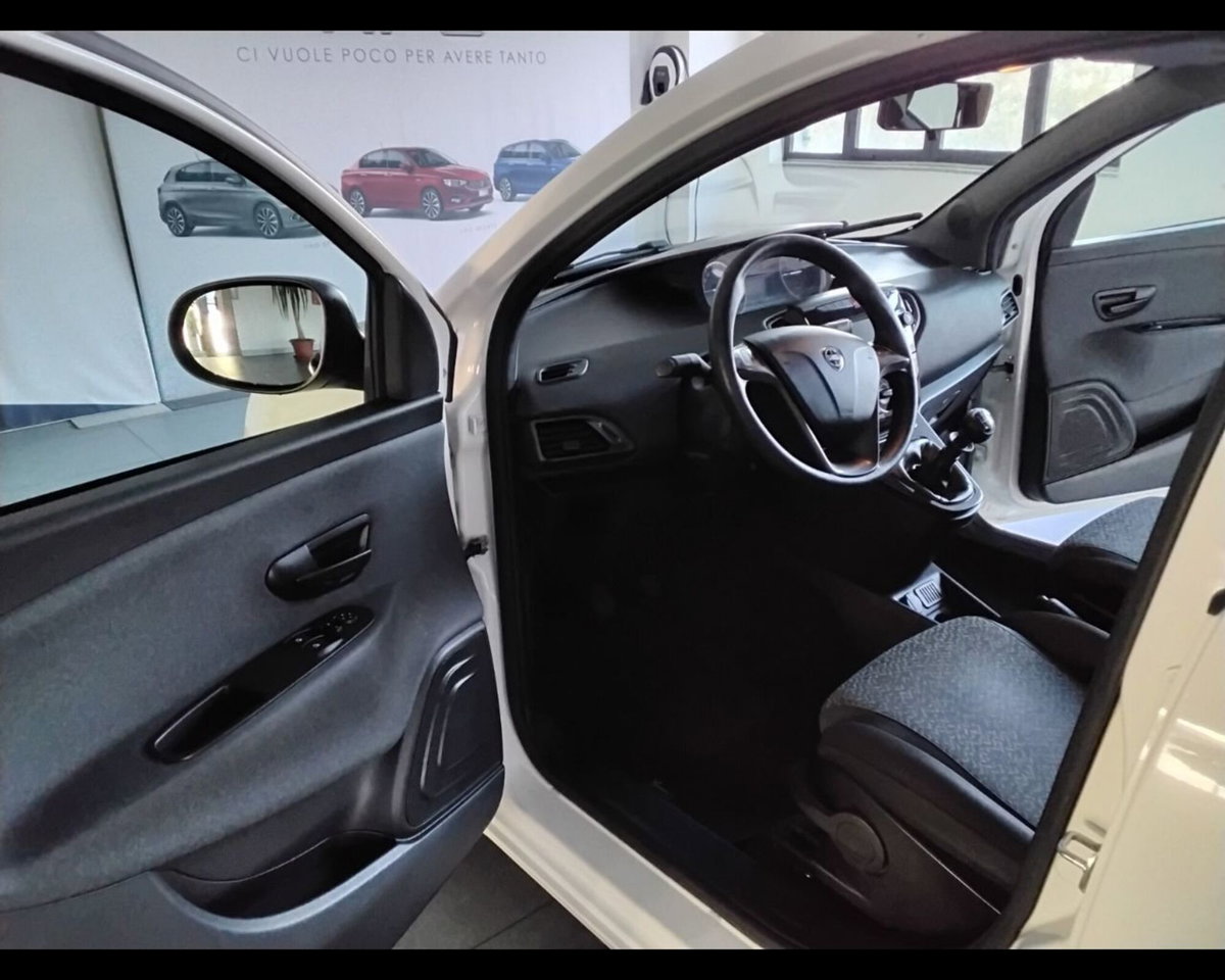 Lancia Ypsilon 1.2 69 CV 5 porte GPL Ecochic Silver (19)