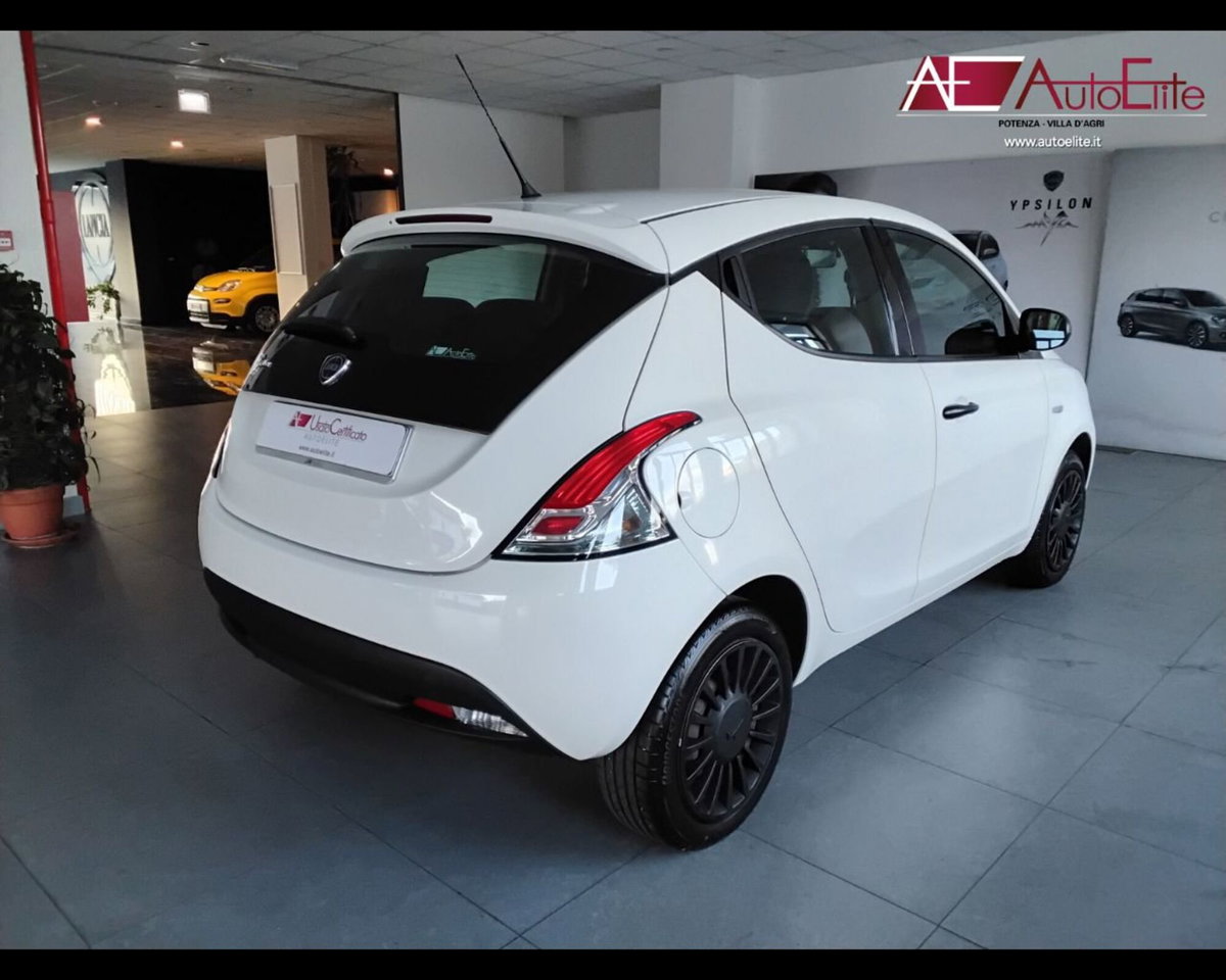Lancia Ypsilon 1.2 69 CV 5 porte GPL Ecochic Silver (6)