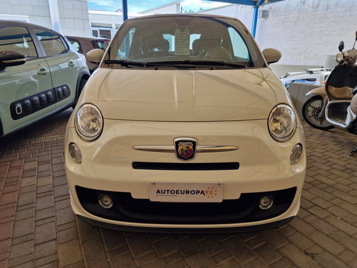 Abarth 500 1.4 Turbo T-Jet Custom (2)