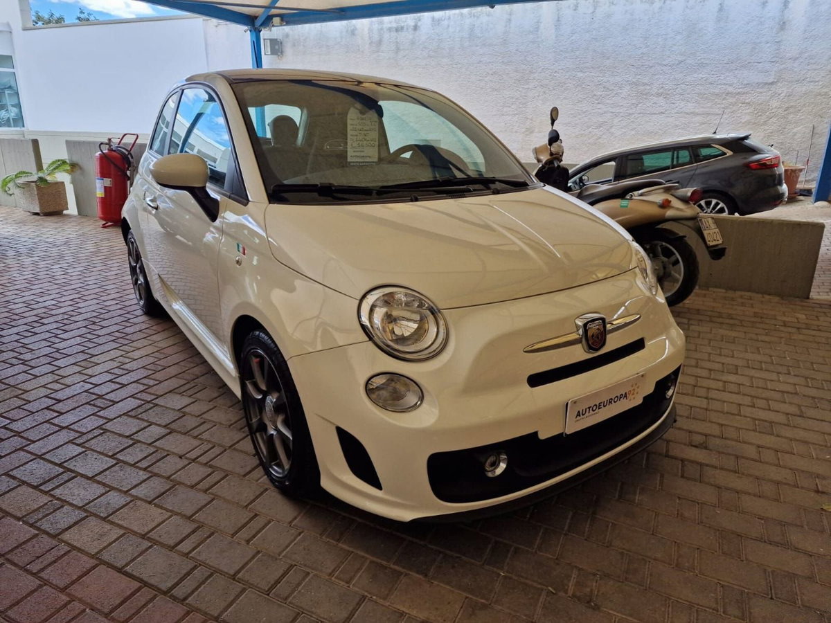 Abarth 500 1.4 Turbo T-Jet Custom (3)
