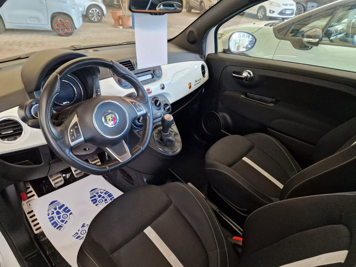 Abarth 500 1.4 Turbo T-Jet Custom (5)