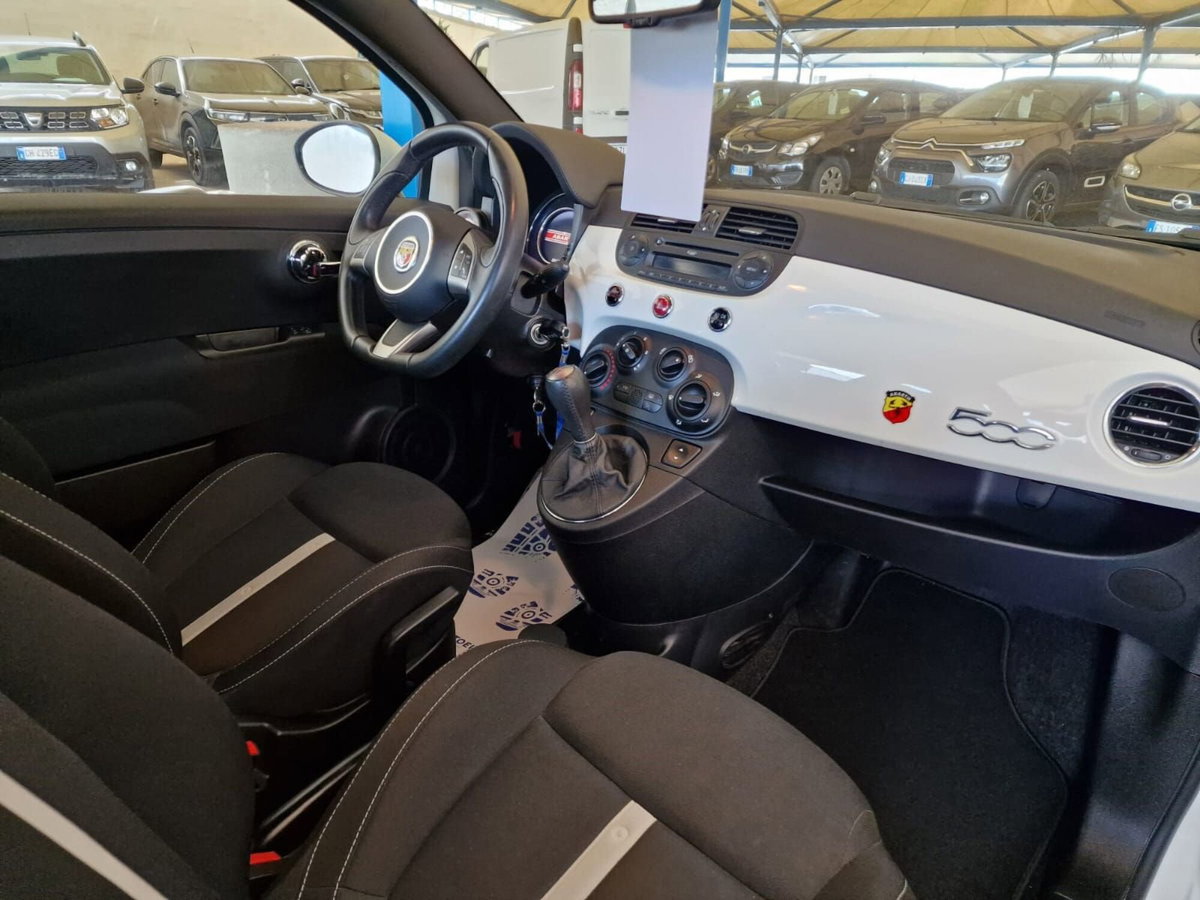 Abarth 500 1.4 Turbo T-Jet Custom (7)