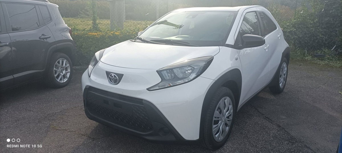 Toyota Aygo X 1.0 VVT-i 72 CV 5p. Undercover S-CVT (2)