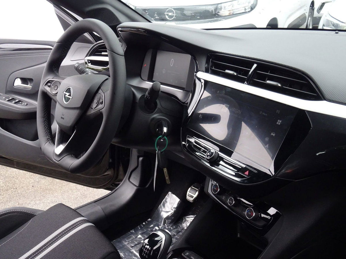 Opel Corsa 1.2 GS s&s 75cv (11)