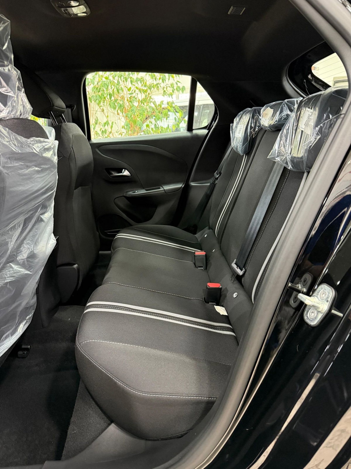 Opel Corsa 1.2 GS s&s 75cv (18)