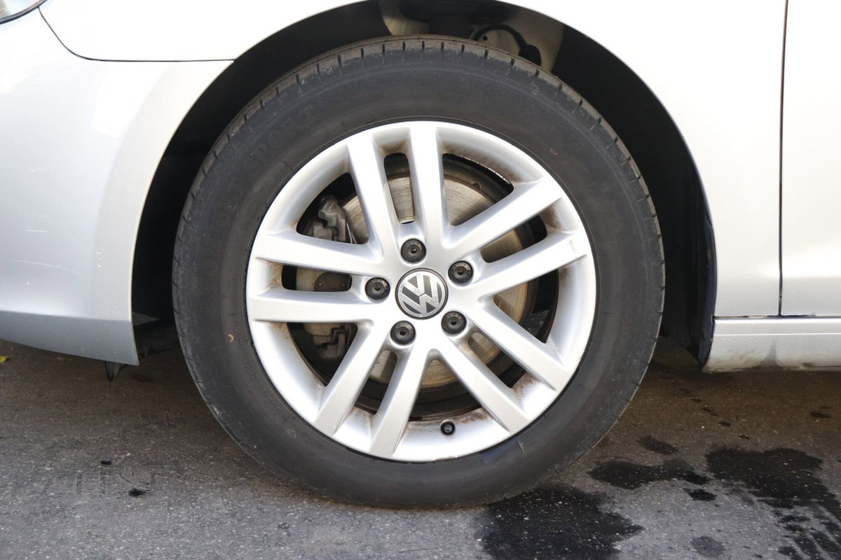 Volkswagen Golf 2.0 TDI 140CV DPF DSG 5p. Highline (5)