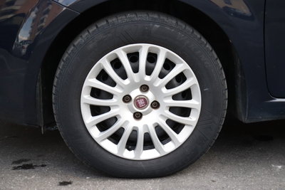 Fiat Punto 1.3 MJT II 75 CV 3 porte Street (5)