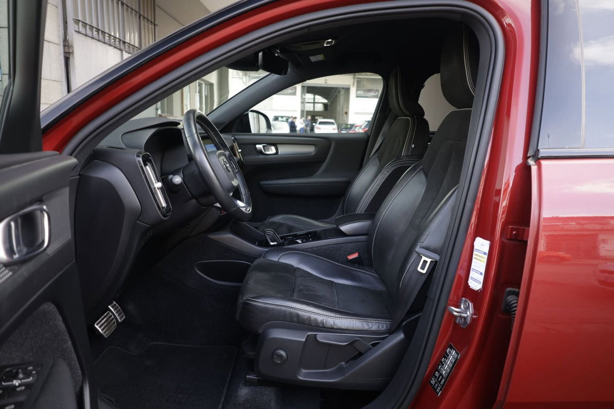 Volvo XC40 D3 AWD Geartronic R-design (18)