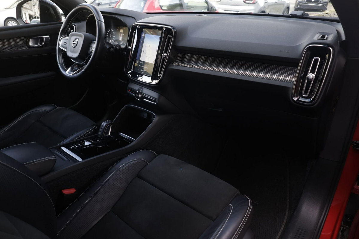 Volvo XC40 D3 AWD Geartronic R-design (9)