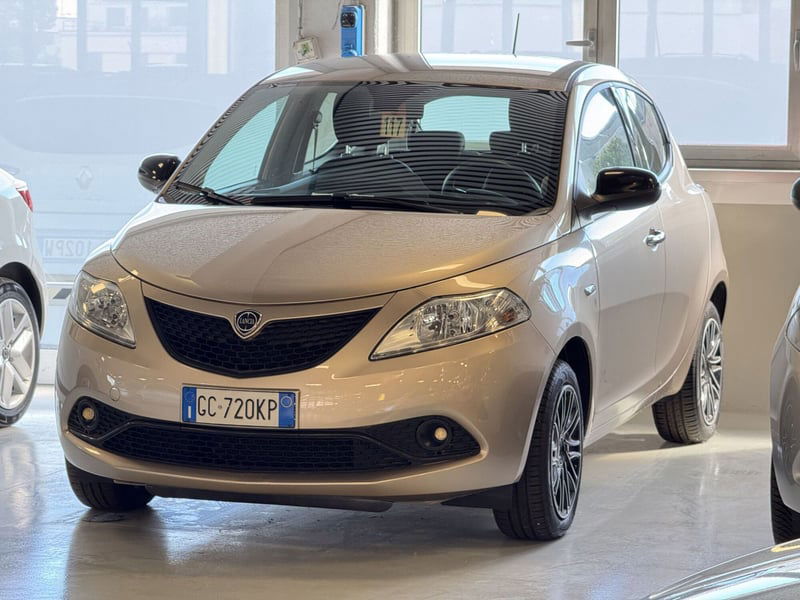 Lancia Ypsilon 1.2 69 CV 5 porte Gold
