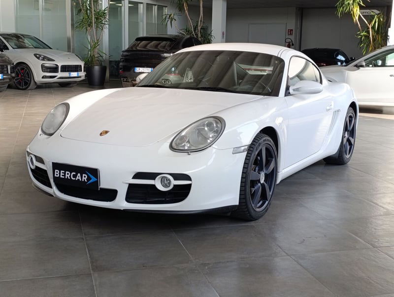 Porsche Cayman 2.7