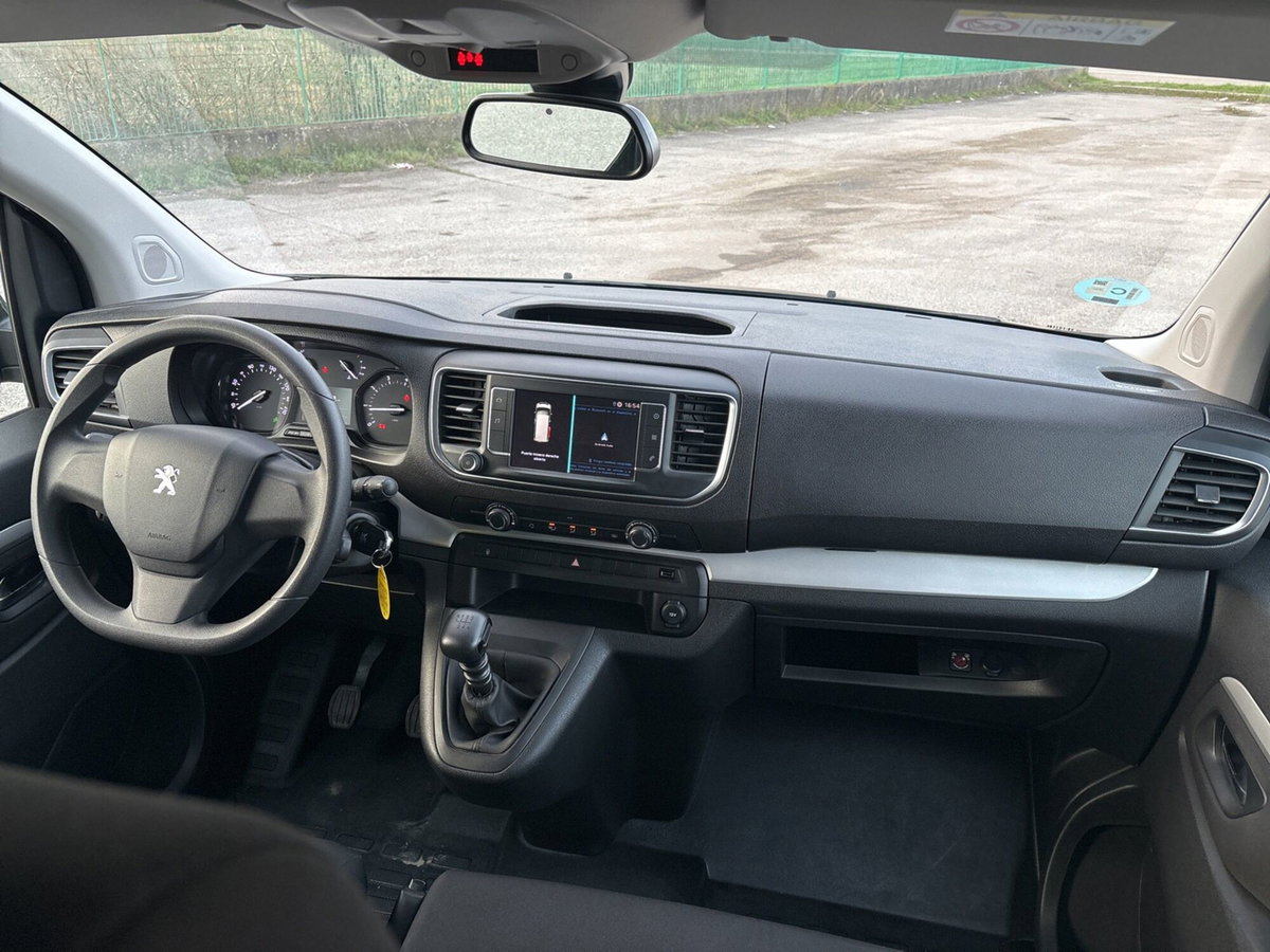 Peugeot Traveller BlueHDi 120 S&S Long Business (14)