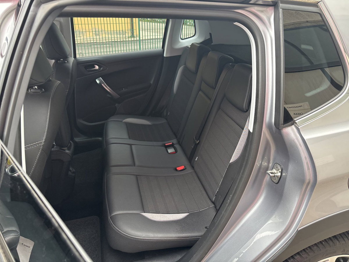 Peugeot 2008 100 Allure (11)