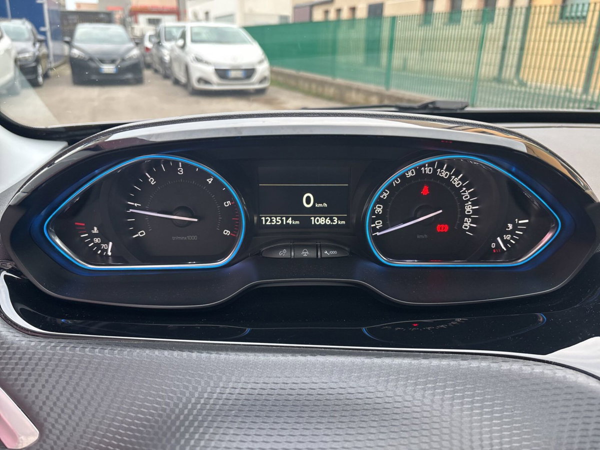 Peugeot 2008 100 Allure (9)