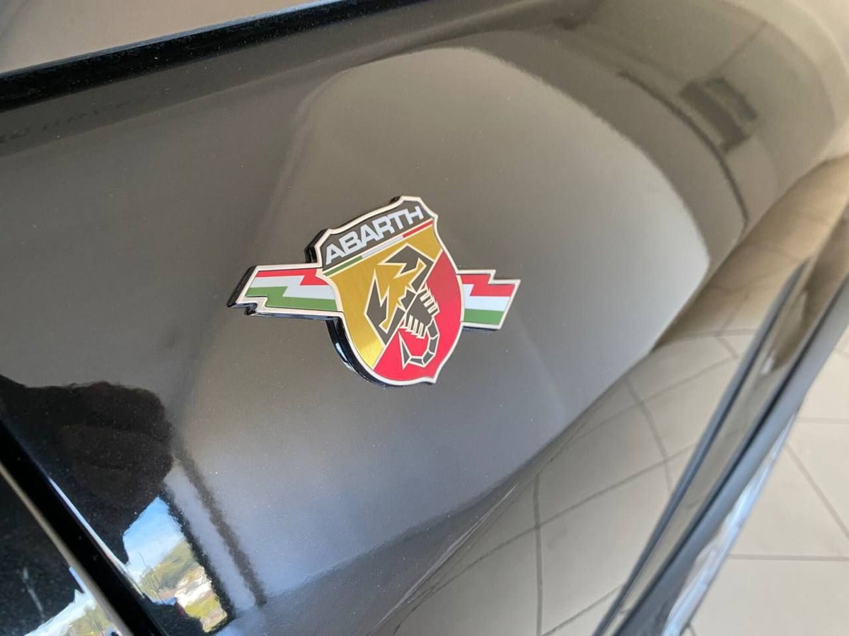 Abarth Grande Punto 1.4 T-Jet 16V 3 porte (10)