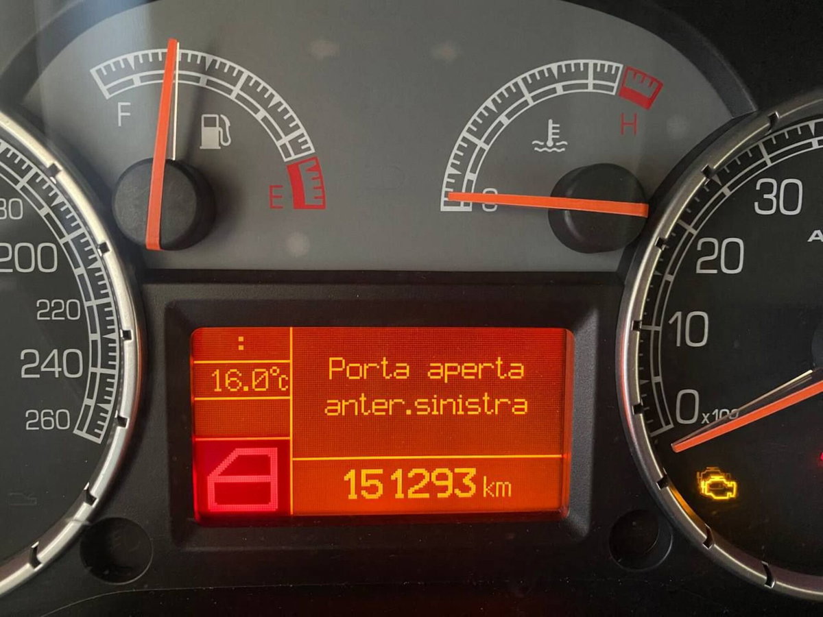 Abarth Grande Punto 1.4 T-Jet 16V 3 porte (17)