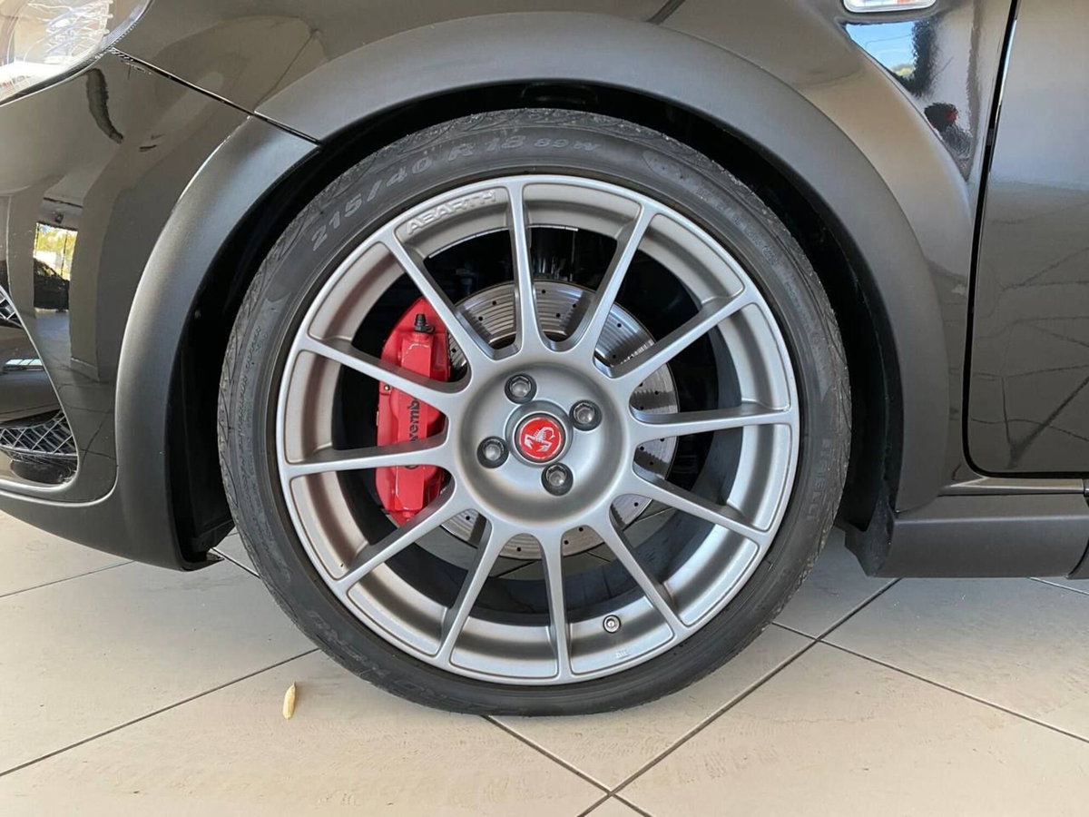 Abarth Grande Punto 1.4 T-Jet 16V 3 porte (9)
