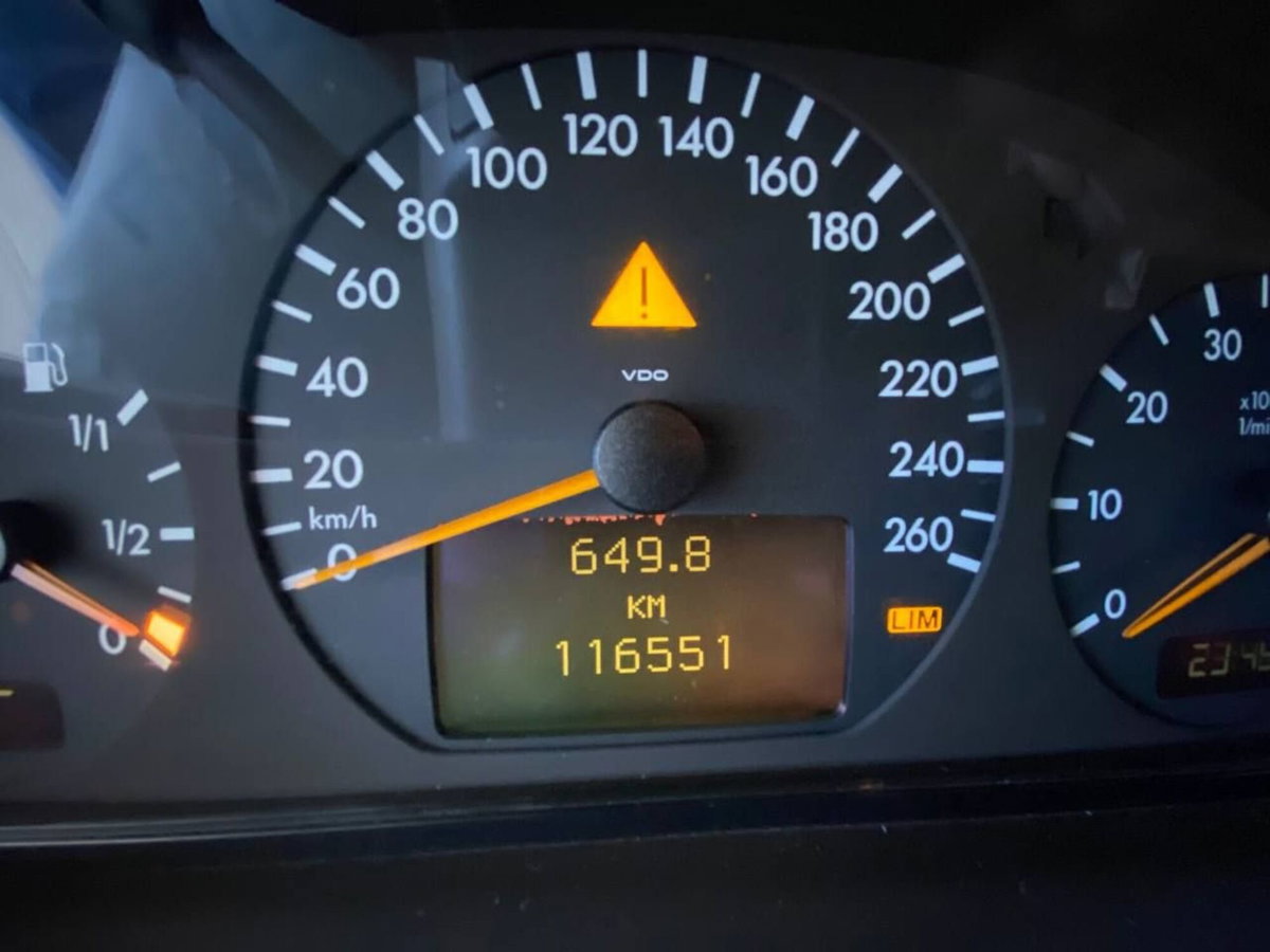 Mercedes-Benz Classe E 200 Kompressor cat Classic (13)