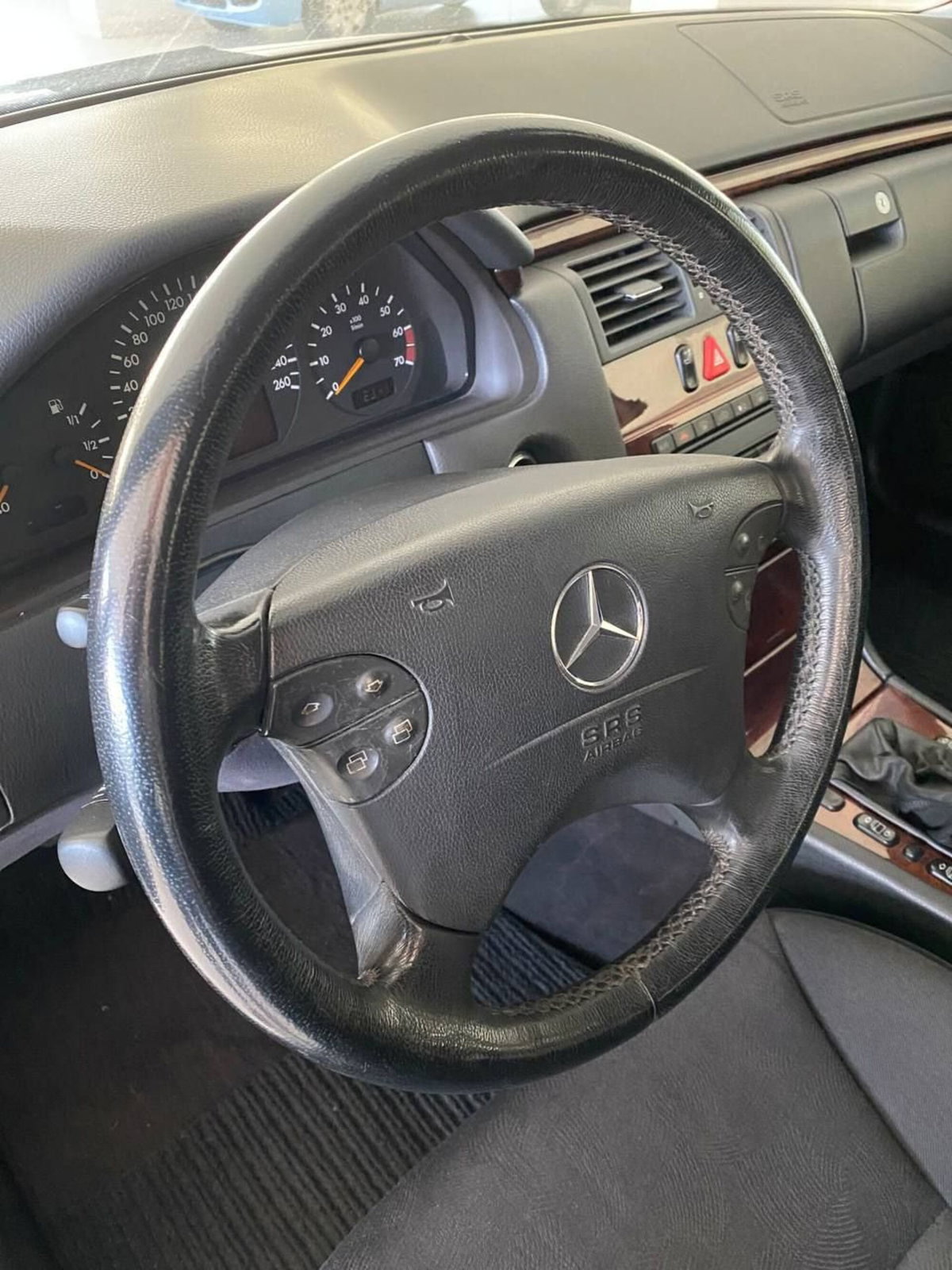 Mercedes-Benz Classe E 200 Kompressor cat Classic (14)