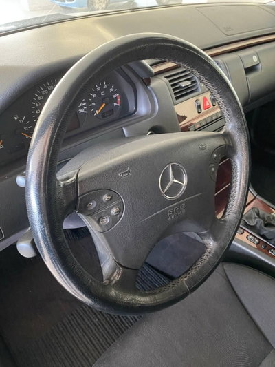 Mercedes-Benz Classe E 200 Kompressor cat Classic (14)