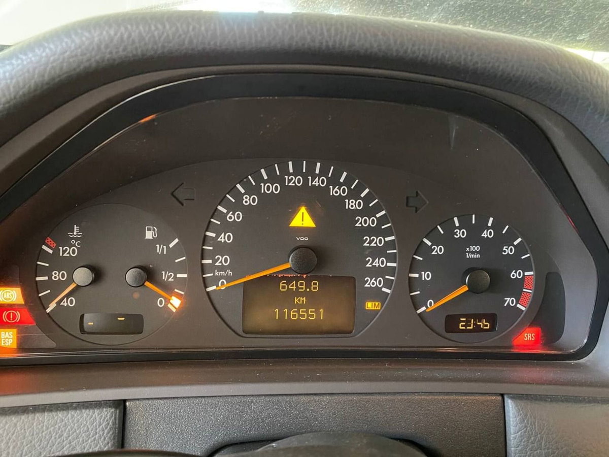 Mercedes-Benz Classe E 200 Kompressor cat Classic (15)