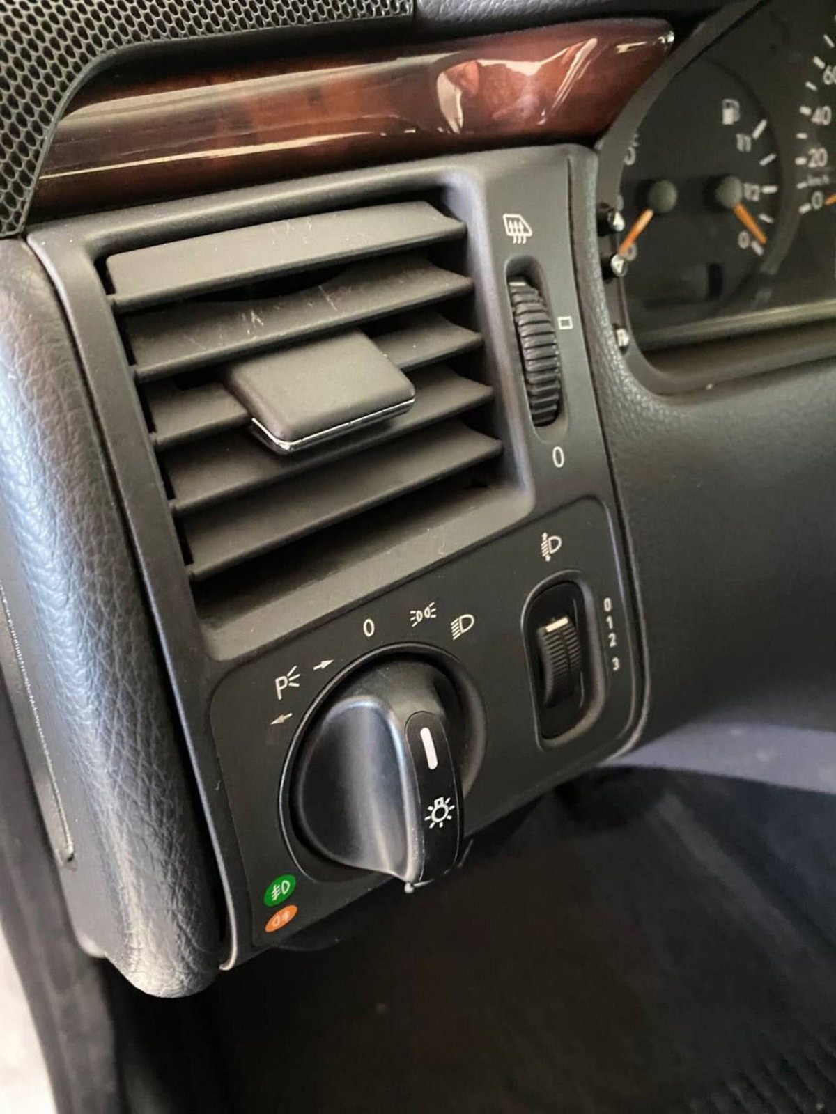 Mercedes-Benz Classe E 200 Kompressor cat Classic (16)