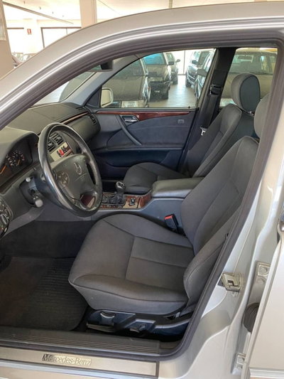 Mercedes-Benz Classe E 200 Kompressor cat Classic (18)