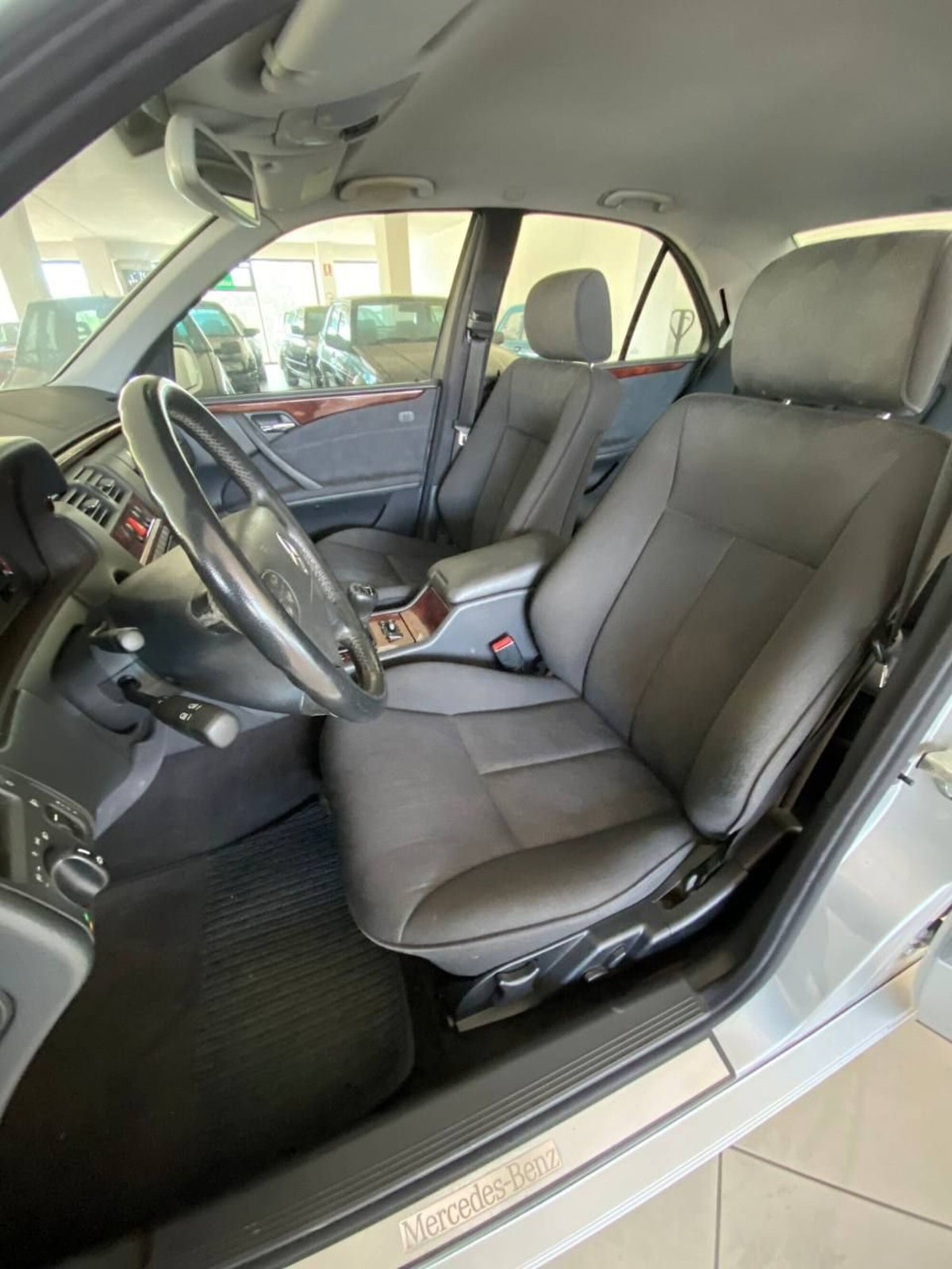 Mercedes-Benz Classe E 200 Kompressor cat Classic (19)