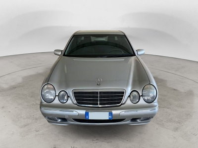 Mercedes-Benz Classe E 200 Kompressor cat Classic (2)