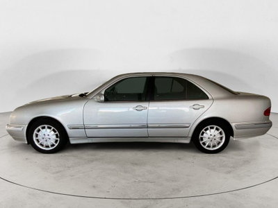 Mercedes-Benz Classe E 200 Kompressor cat Classic (3)