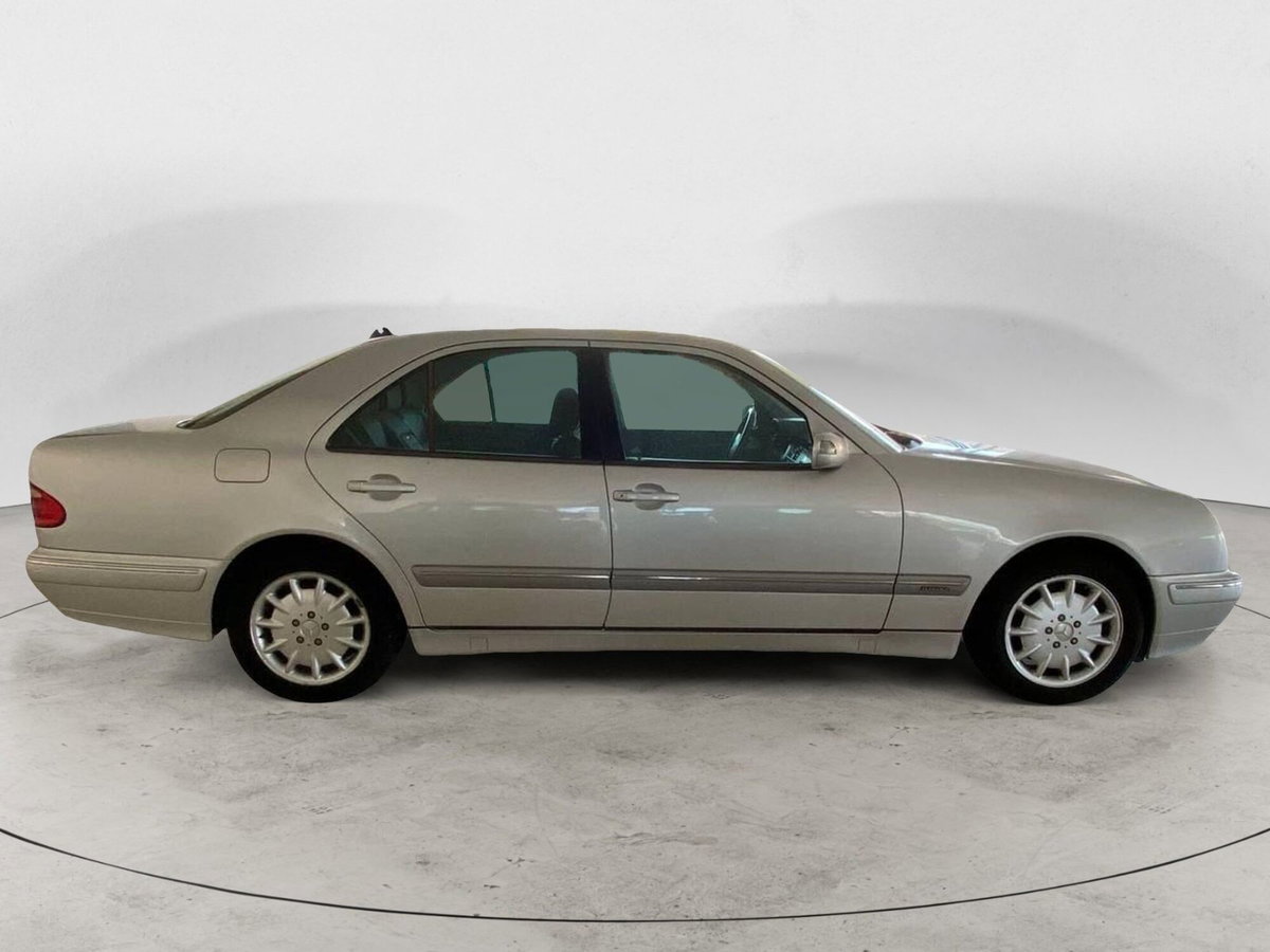 Mercedes-Benz Classe E 200 Kompressor cat Classic (7)