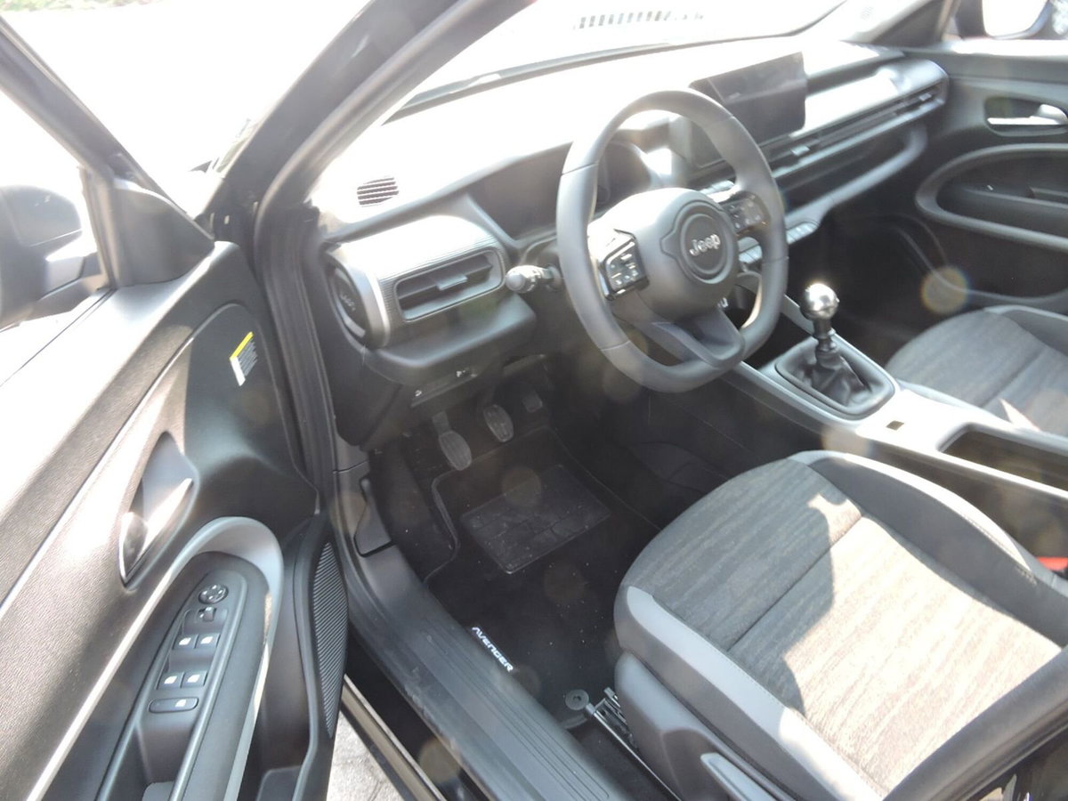 Jeep Avenger 1.2 turbo Altitude fwd 100cv (12)