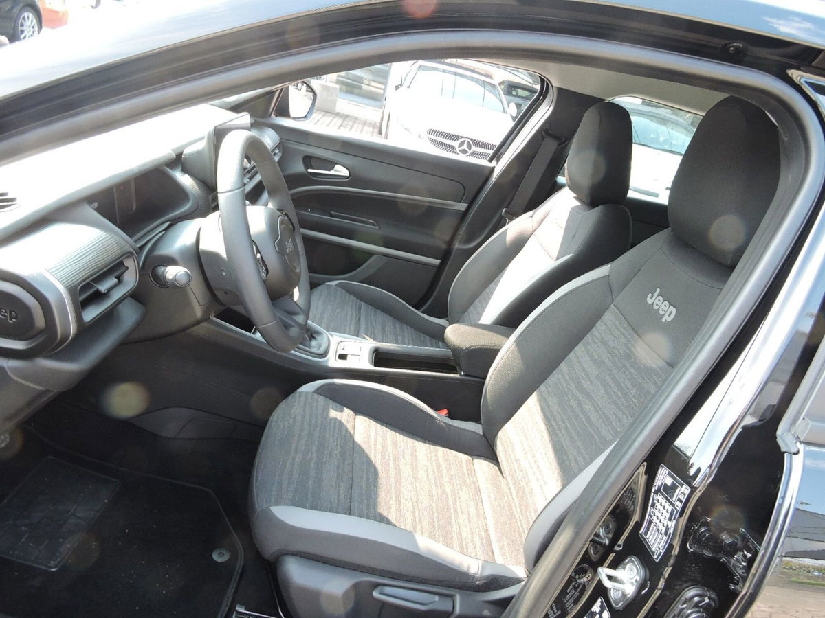 Jeep Avenger 1.2 turbo Altitude fwd 100cv (13)