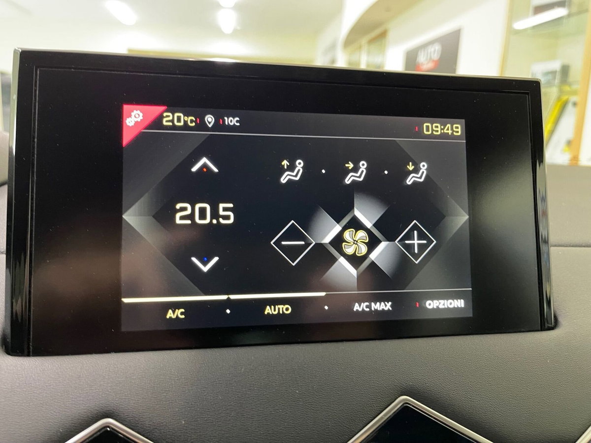 Ds DS 3 DS 3 Crossback PureTech 100 So Chic (20)