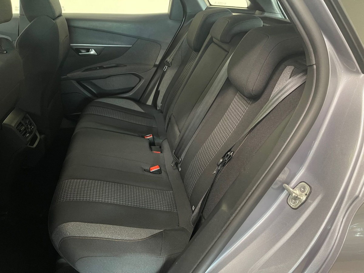 Peugeot 3008 PureTech Turbo 130 S&S EAT8 Active Pack (11)